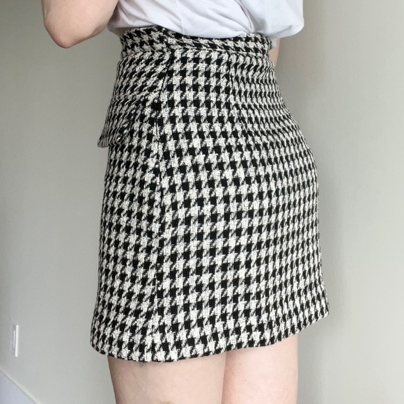 H&M plaid tweed mini skirt with pockets - Picture 2 of 6